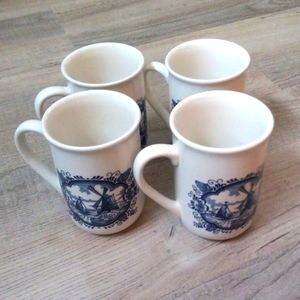 COPY - Vintage Churchill Blue Windmill Mugs (4)